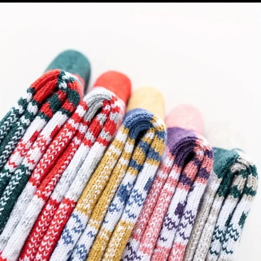 5 Pair Colorful Nordic Fair Isle Reindeer Thickened Wool Blend Warm Socks